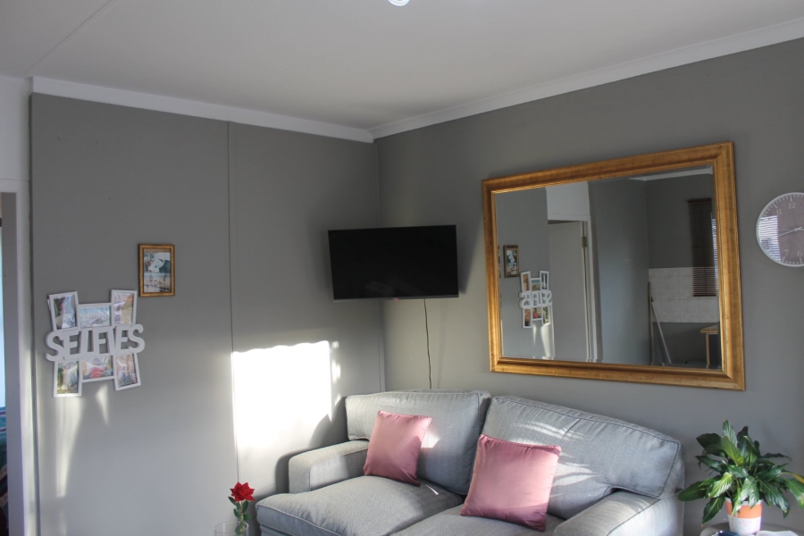 1 Bedroom Property for Sale in Strand Central Western Cape